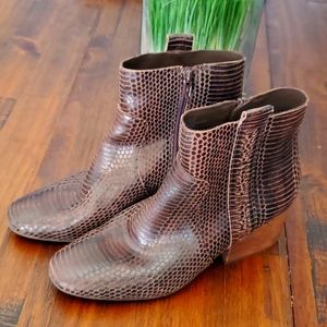 Korks Leyland Ankle Bootie sz 9